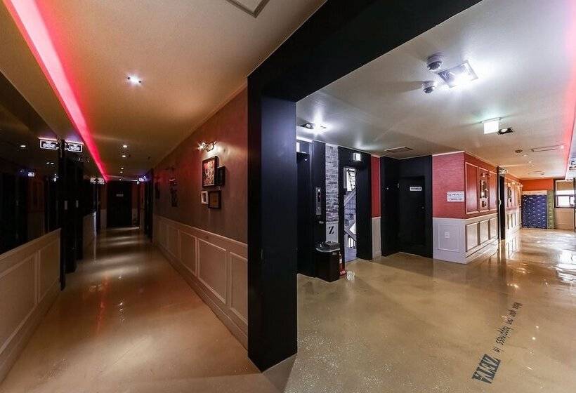 汽车旅馆  Changwon Yongho Dong Zeta