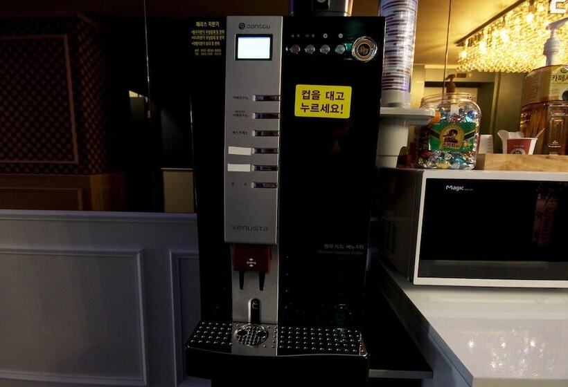 汽车旅馆  Changwon Yongho Dong Zeta