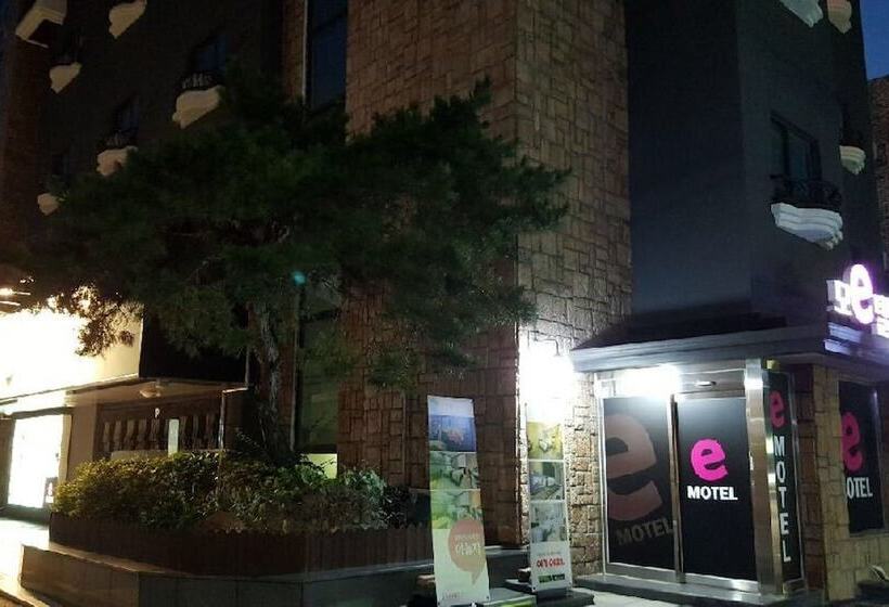 فندق على الطريق Cheonan E