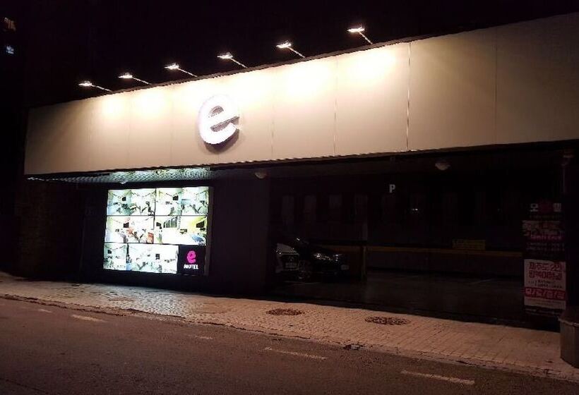 فندق على الطريق Cheonan E