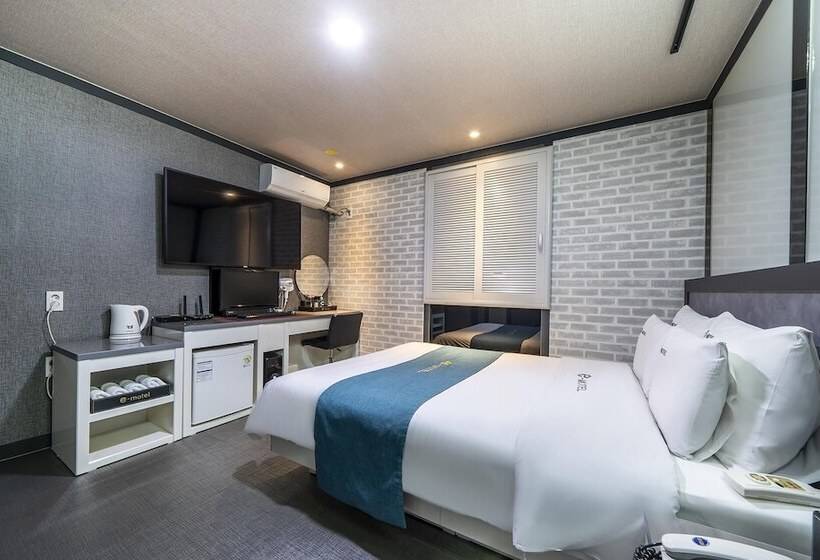 فندق على الطريق Cheonan E