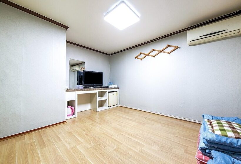 מוטל Cheonan Ramada Park