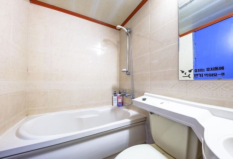 מוטל Cheonan Ramada Park