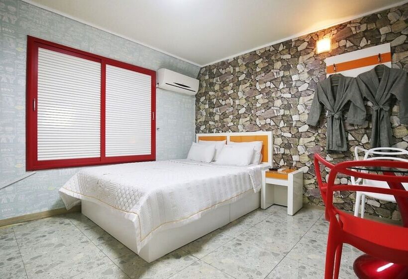 فندق على الطريق Cheongju Four Seasons