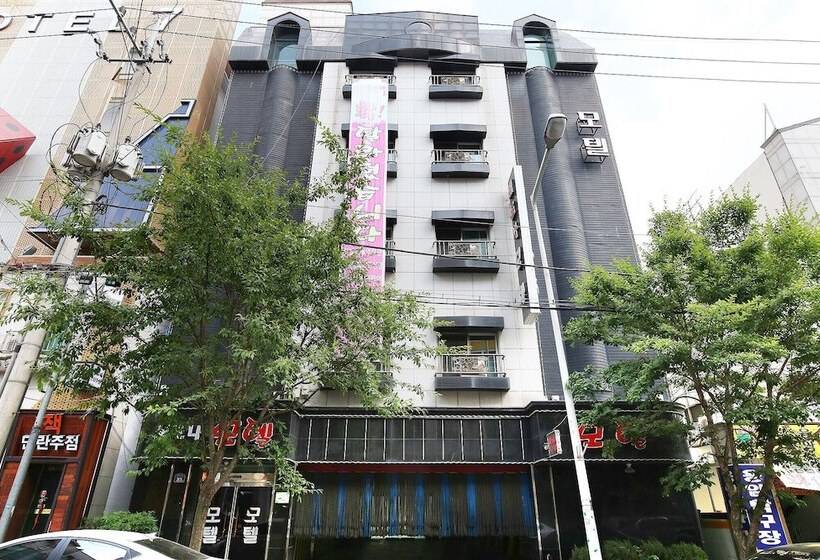 모텔 Cheongju Sedona