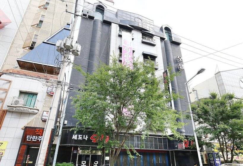 모텔 Cheongju Sedona