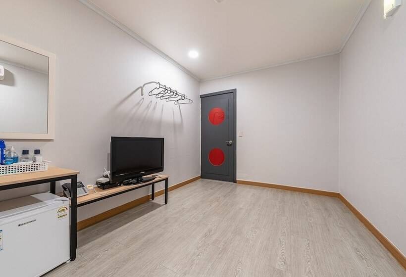 汽车旅馆  Chuncheon W