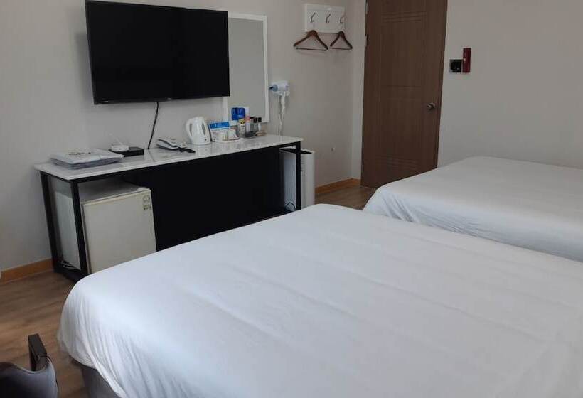 Мотель Gangneung Central