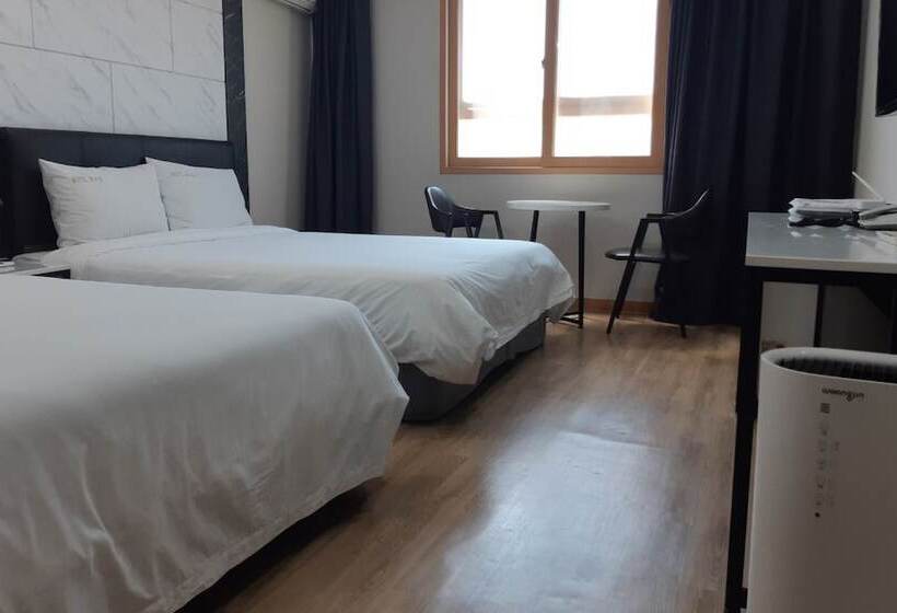 Мотель Gangneung Central