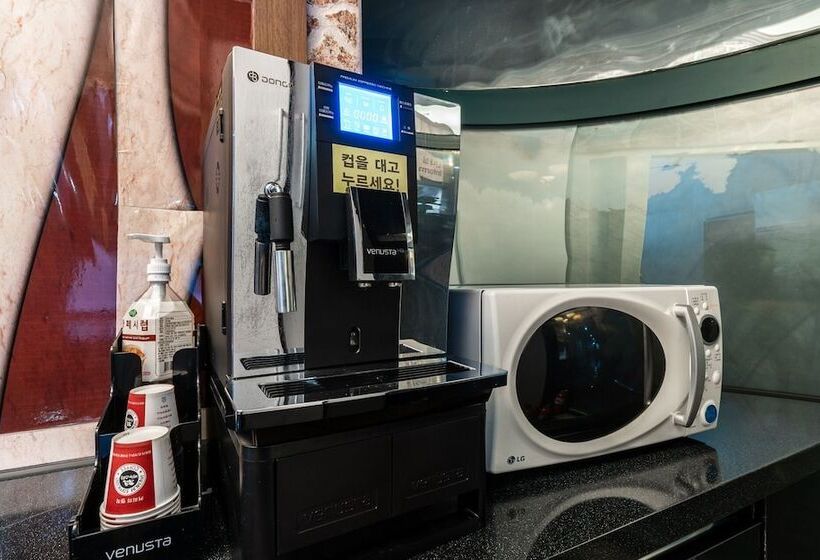 فندق على الطريق Geojedo Gohyeon Surim