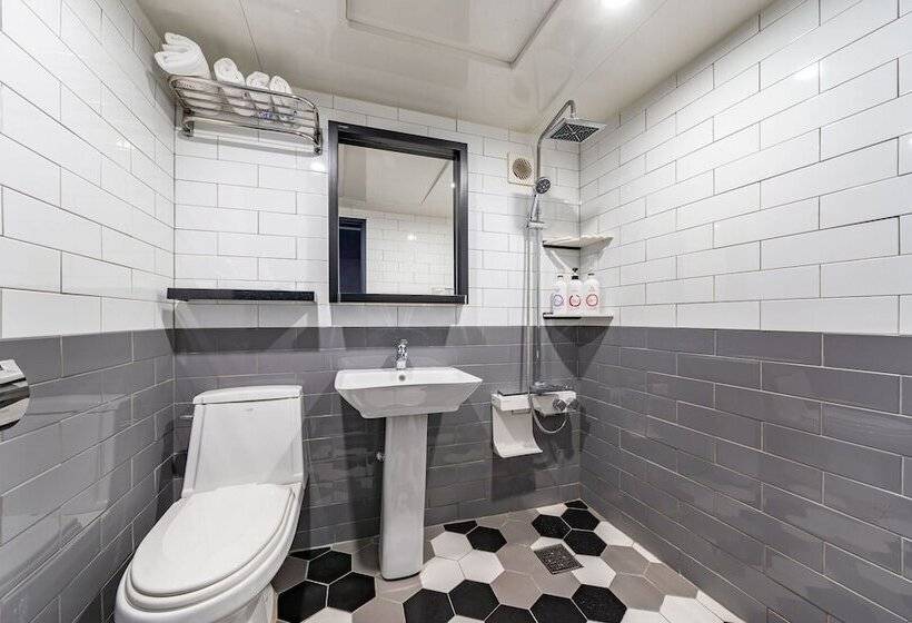 מוטל Geumjeong Zoom