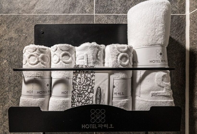 汽车旅馆  Goseong Hotel Patio