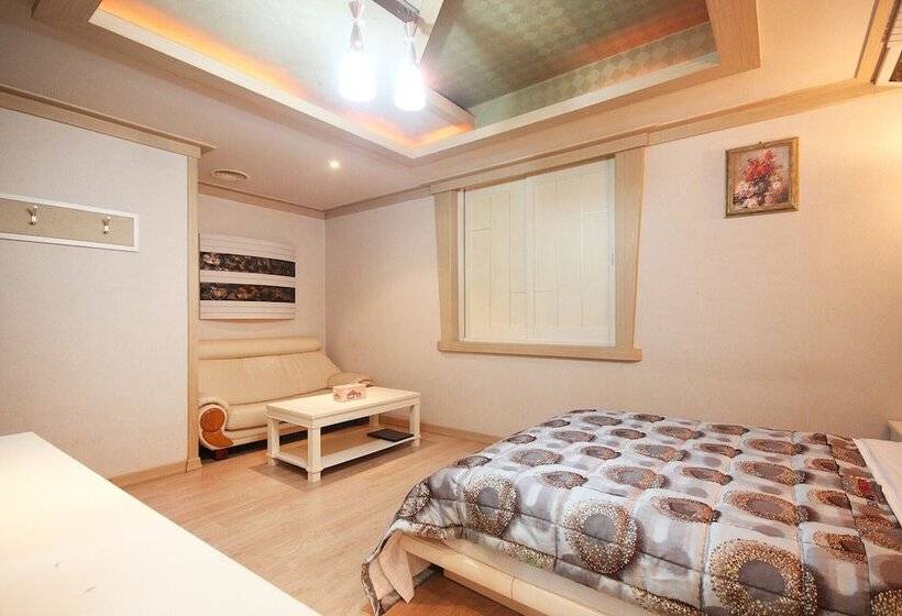 汽车旅馆  Goseong Wawatel