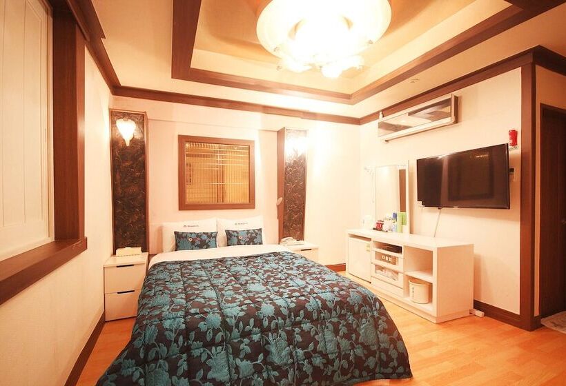 汽车旅馆  Goseong Wawatel