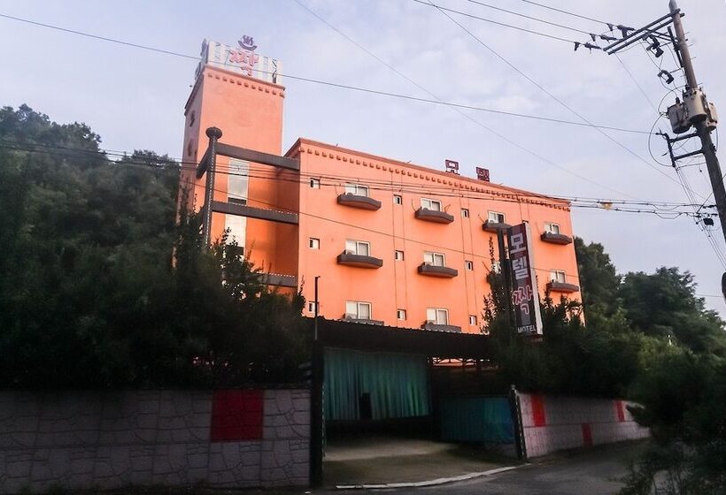 모텔 Gumi Bonggok Dong Jjak