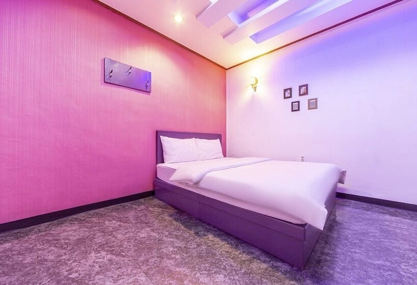 모텔 Gumi Bonggok Dong Jjak