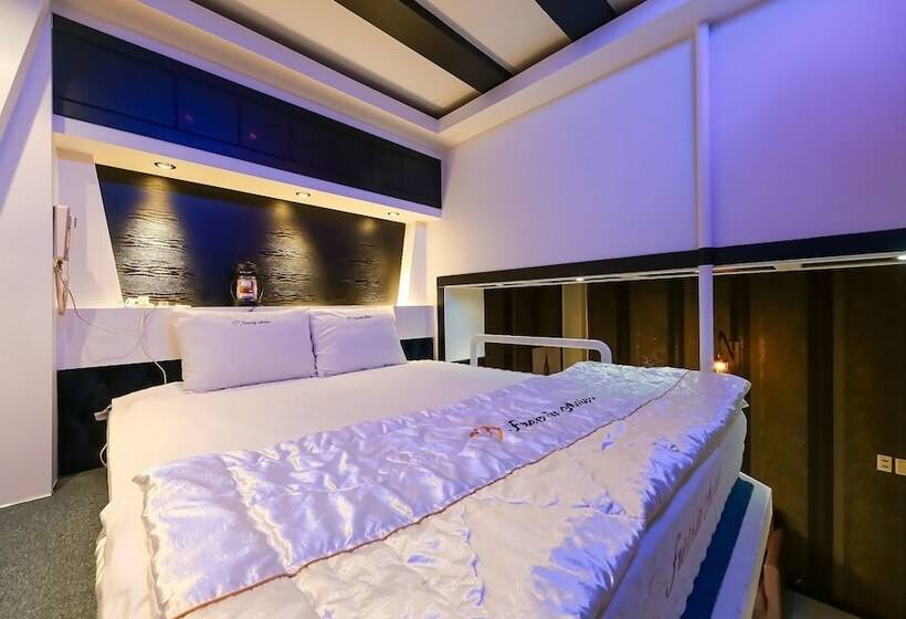 מוטל Gumi Wonpyeong Freesia