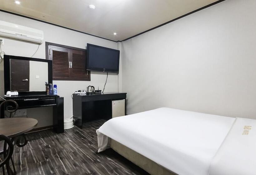 מוטל Gunsan B And B