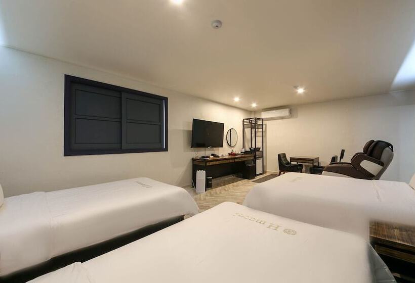 فندق على الطريق Gunsan H