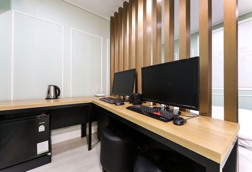 모텔 Gyeongsan Love Way