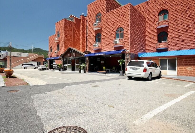 فندق على الطريق Haenam Ttangkkeut Beach