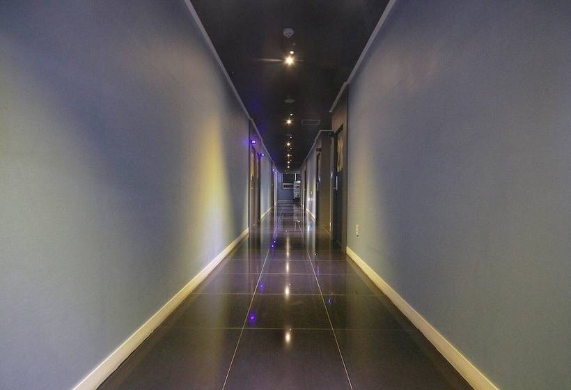 汽车旅馆  Haman The Moon