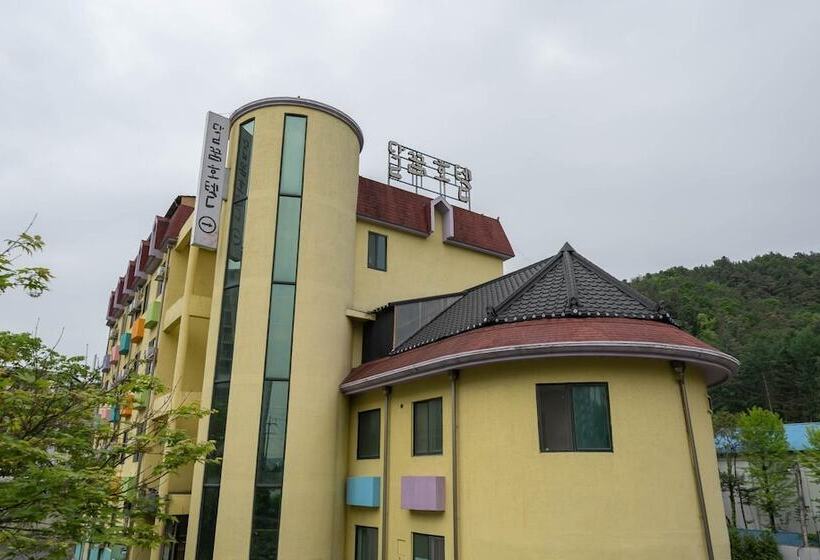 מוטל Hongcheon Dalkkum