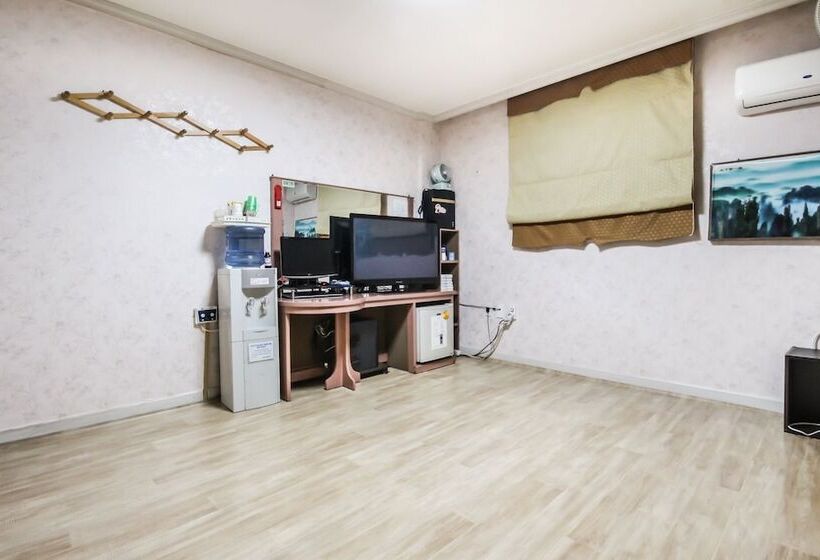 Imsil Okjeongho Motel