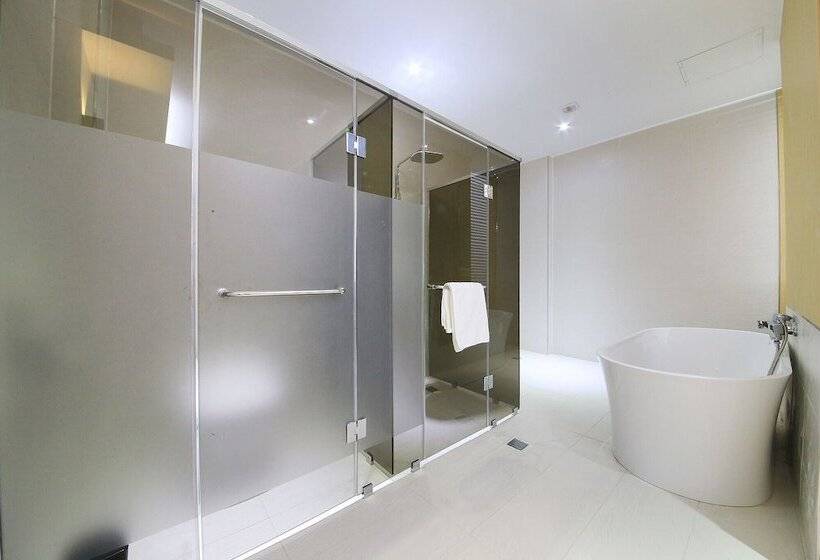 מוטל Indeokwon Brownstone