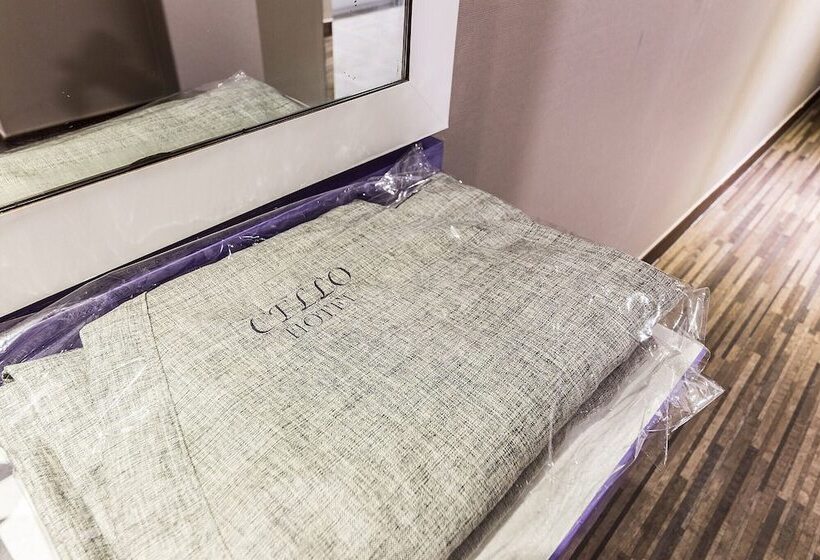 Motel Indeokwon Cello