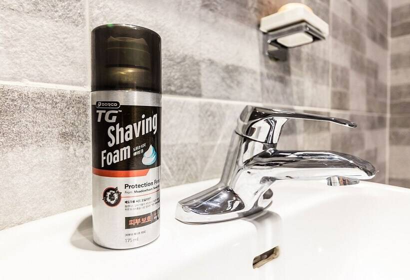 Motel Indeokwon Cello