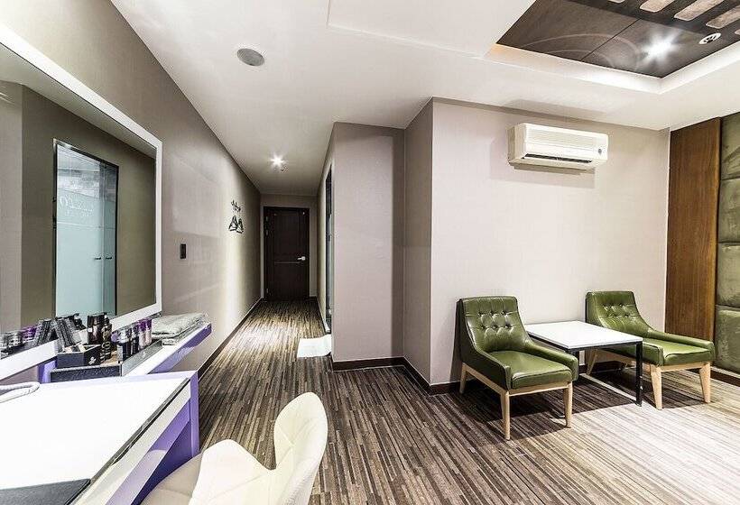 Motel Indeokwon Cello