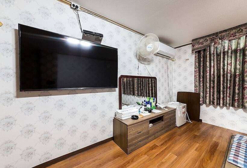 מוטל Inje Kingston