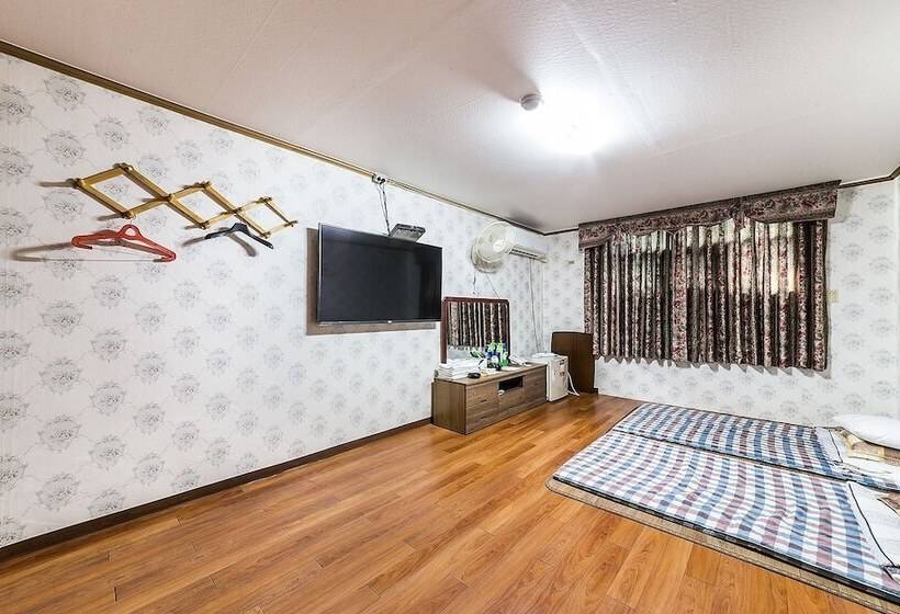 מוטל Inje Kingston