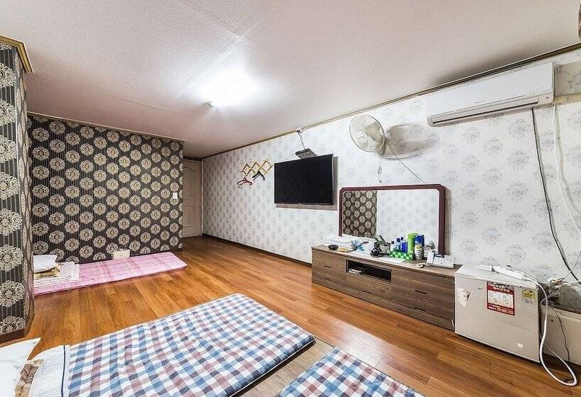 מוטל Inje Kingston