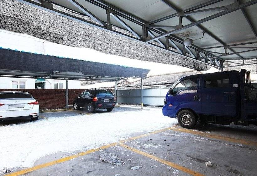 فندق على الطريق Jeonju Deokjindong Hotel Soul
