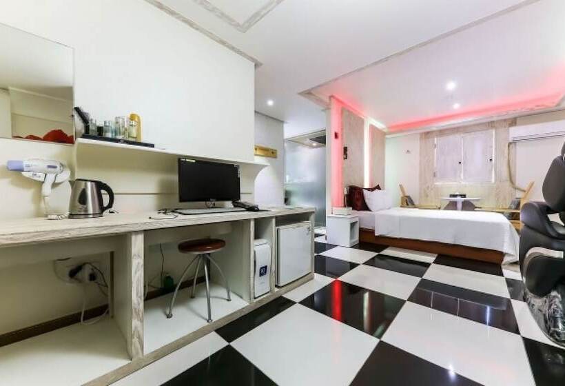 מוטל Jeungpyeong Buddy Buddy