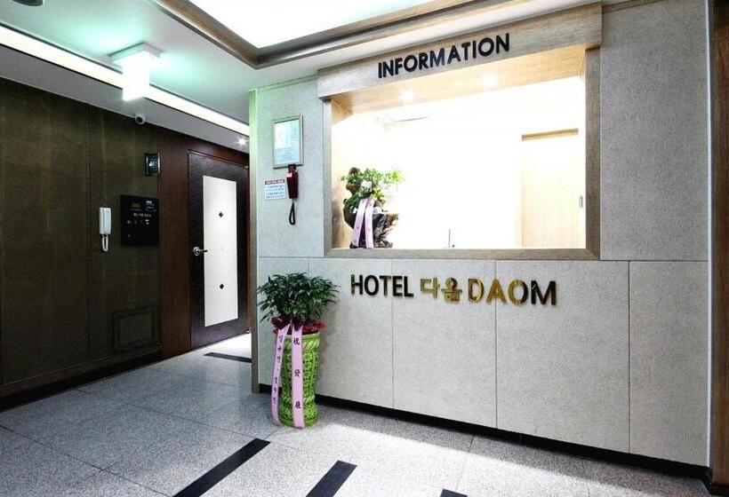 Мотель Jinju Hotel Daom