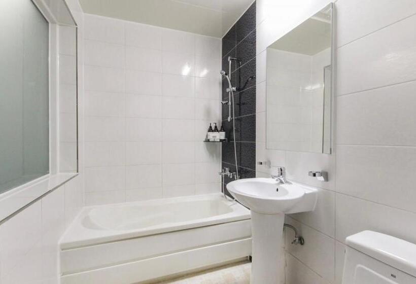 Мотель Jinju Hotel Daom