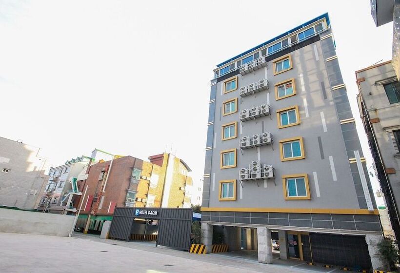 Мотель Jinju Hotel Daom