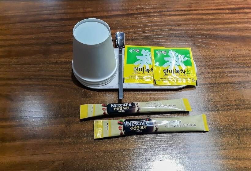 Мотель Jinju Hotel Daom