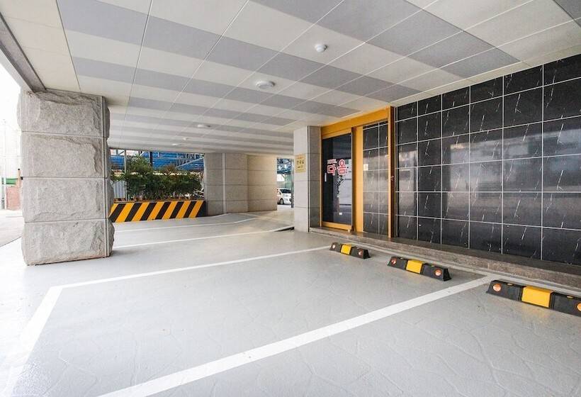 Мотель Jinju Hotel Daom