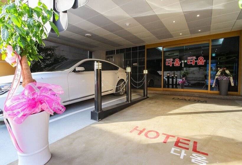 Мотель Jinju Hotel Daom