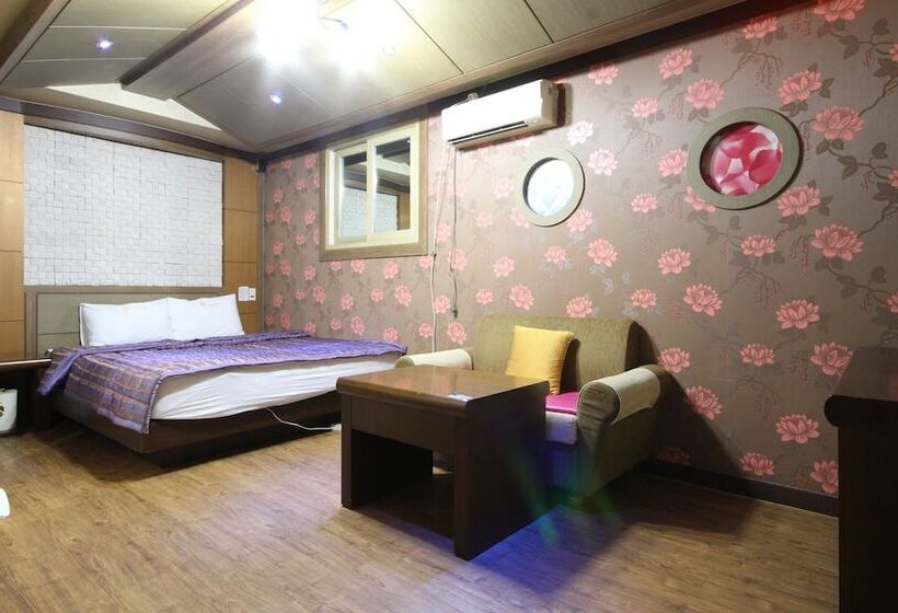 فندق على الطريق Jinju Mt