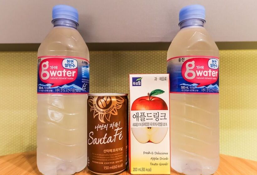 מוטל Julia Hongsung