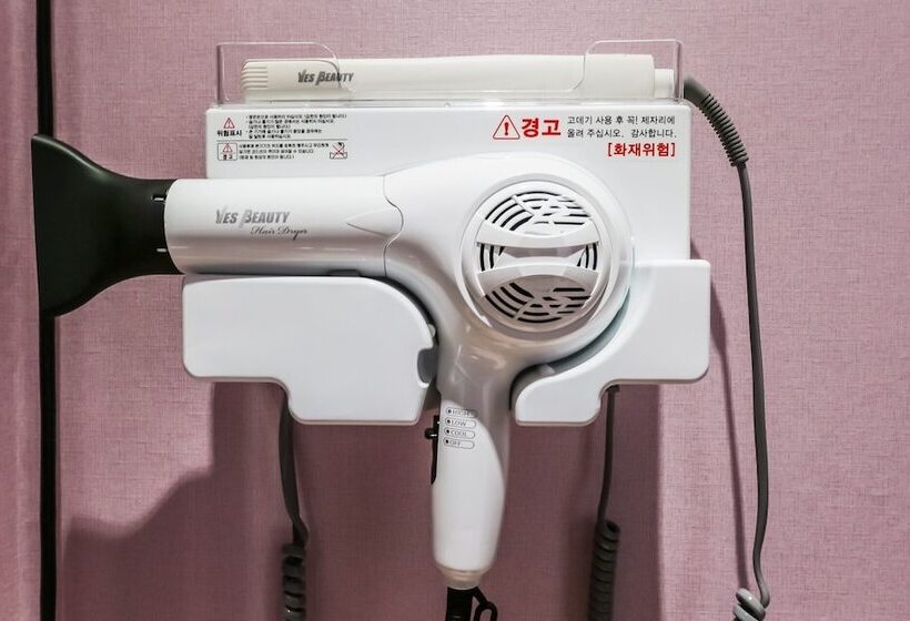 מוטל Julia Hongsung