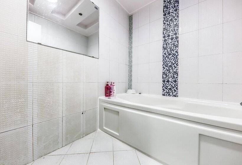 מוטל Julia Hongsung