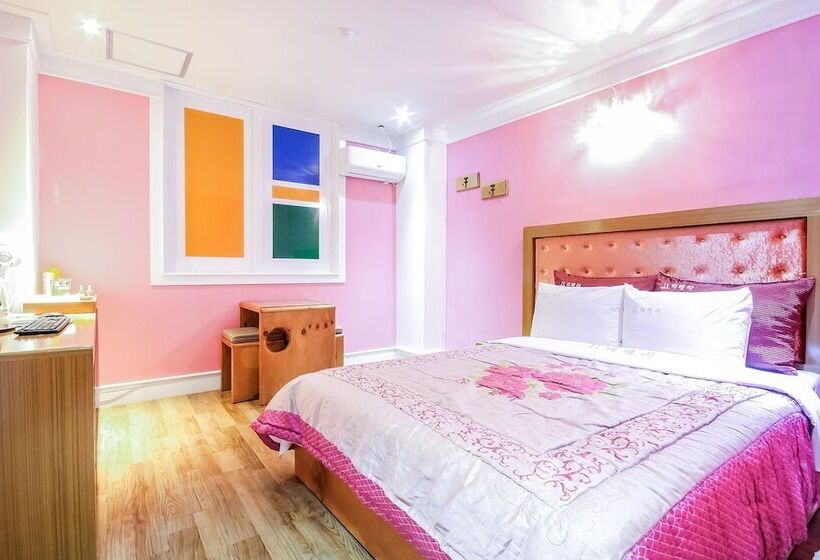 汽车旅馆  Muju Rivera