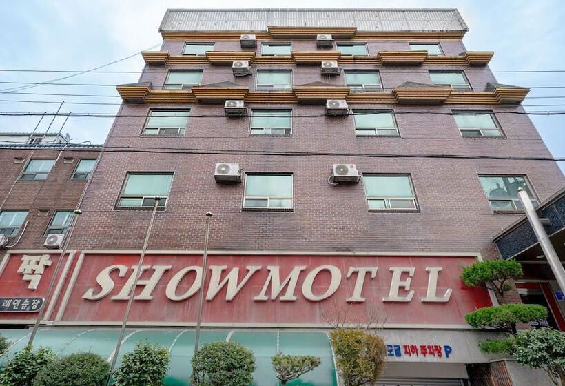 汽车旅馆  Naju Show