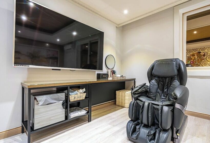 汽车旅馆  Naju Show